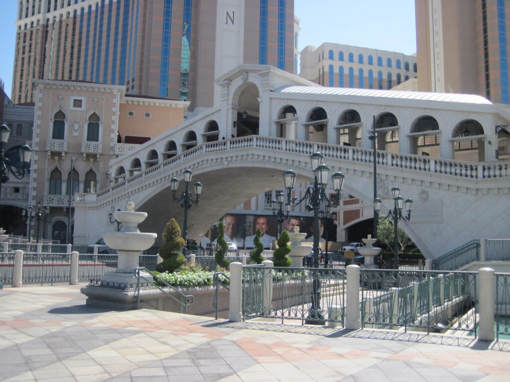 Formiddag foran The Venetian Resort Las Vegas, italiensk storhed midt i ørkenen